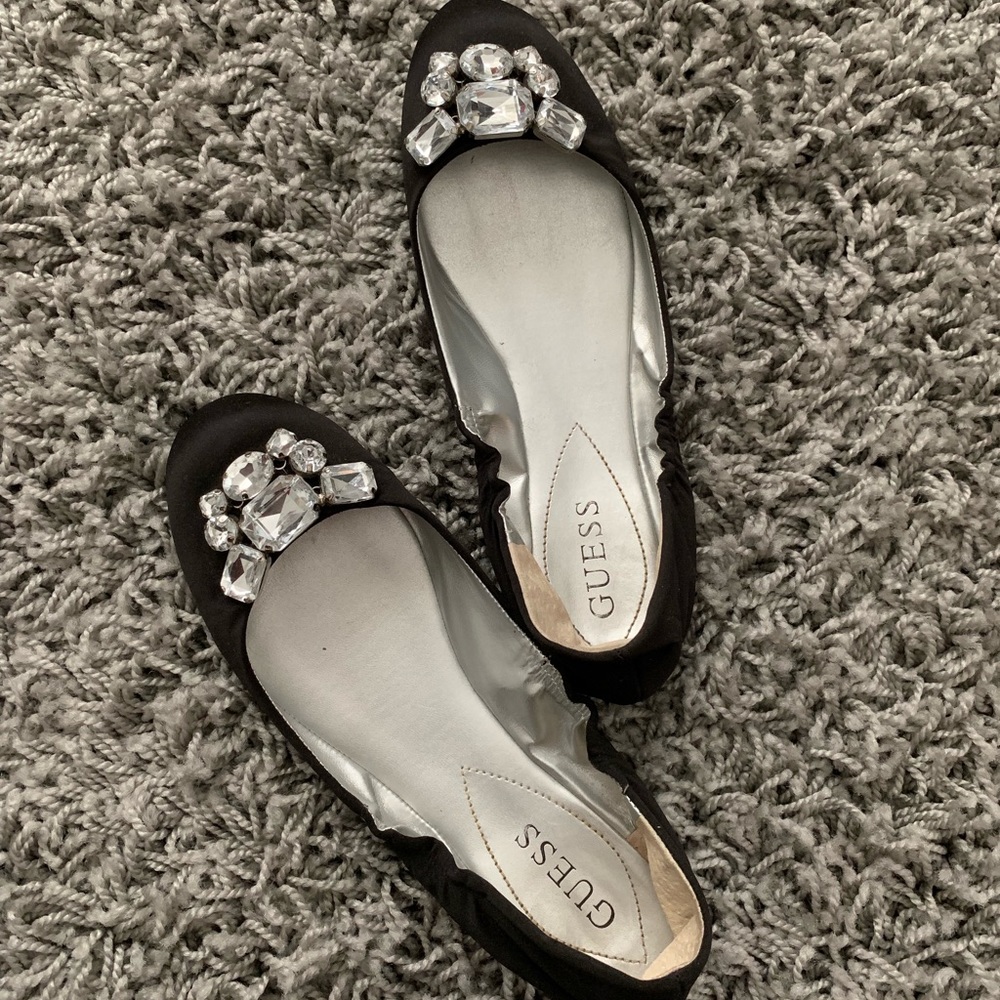 Black ballerina flats